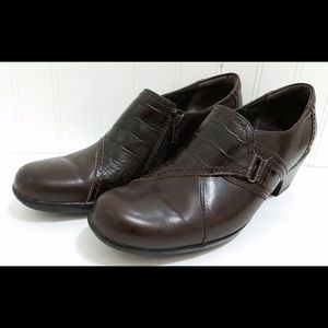 Clarks bendables ankle boots heels size 9.5M Croc